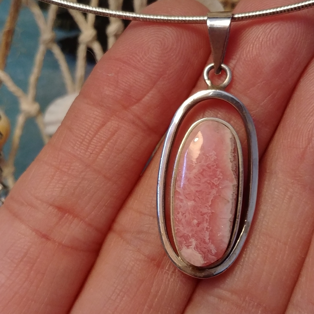 Rose Quartz Healing Crystal Necklace - Picture 6 of 6